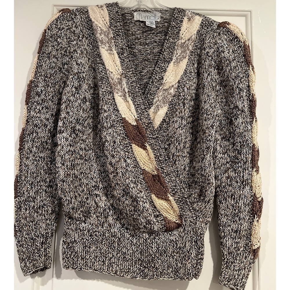 Vintage NANNELL V-NECK HAND KNIT SWEATER WITH PADDED SHOULDERS - SIZE S